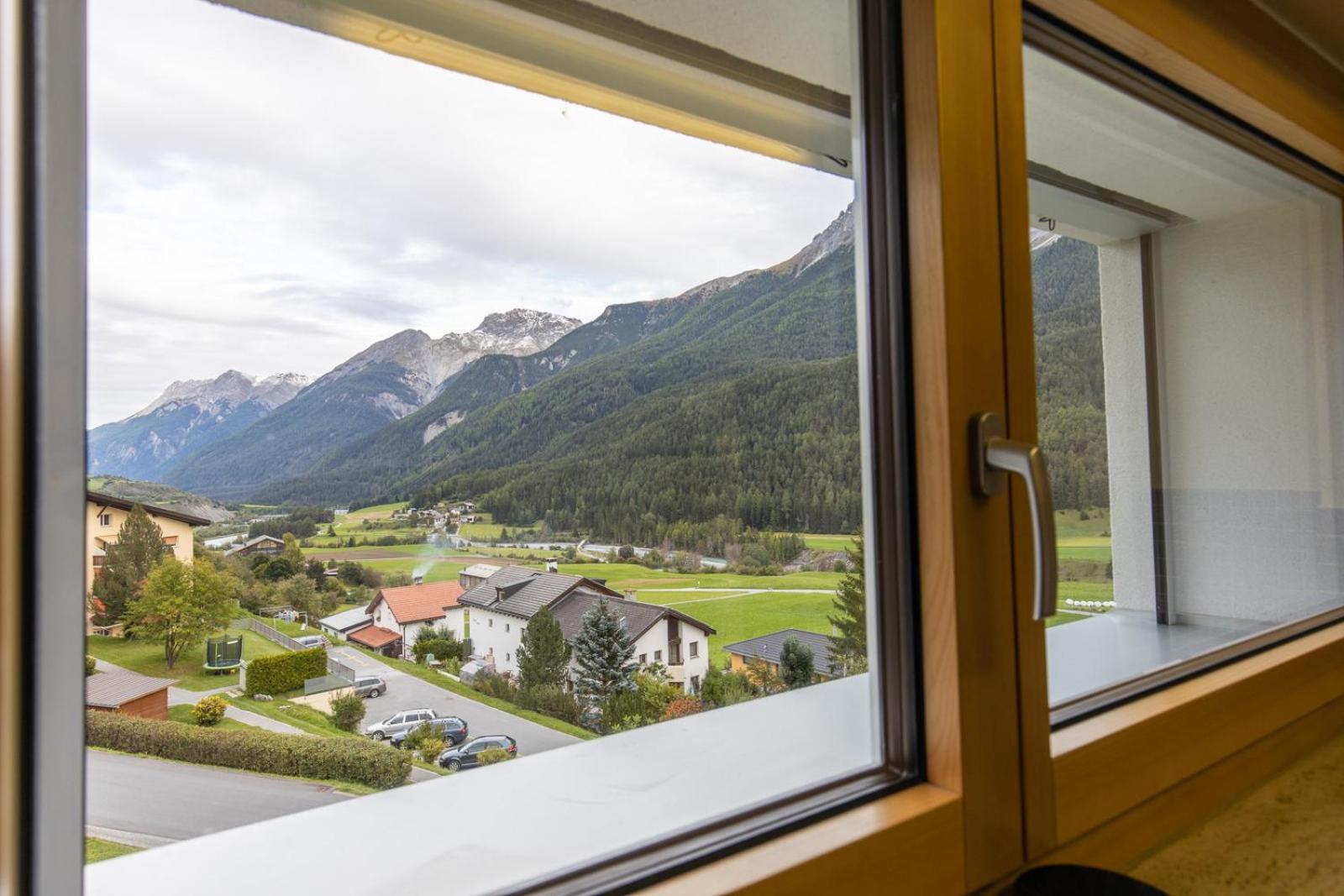 Chasa Vista Lischana Scuol Buitenkant foto